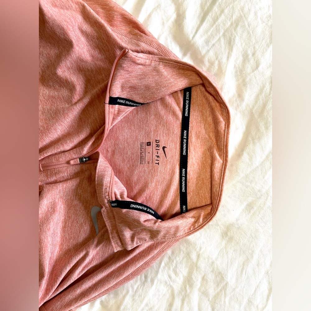 Nike Women's 1/2-Zip Running Top - Picture 5 of 5